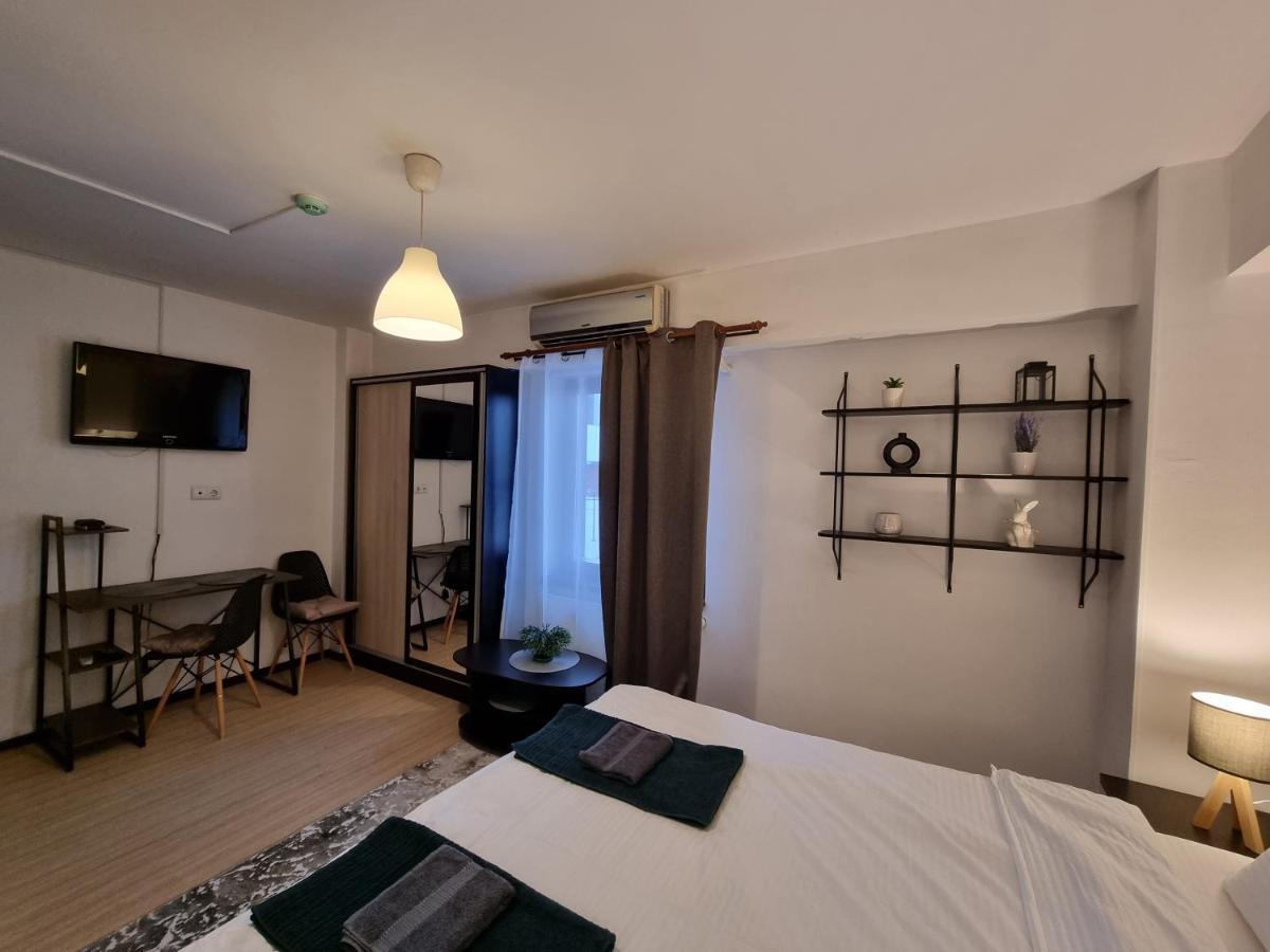 Central & Comfy, Peaceful Apt In Jászvásár Kültér fotó