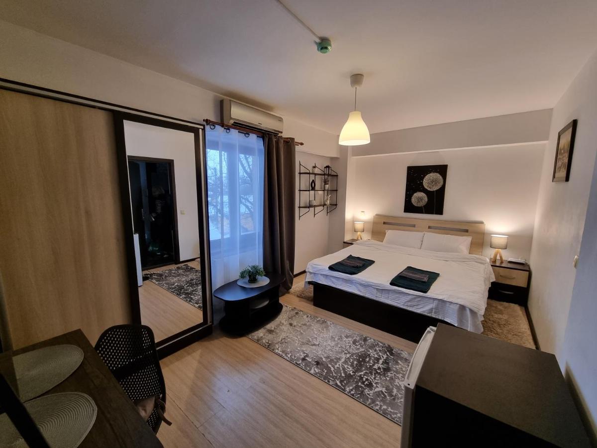 Central & Comfy, Peaceful Apt In Jászvásár Kültér fotó