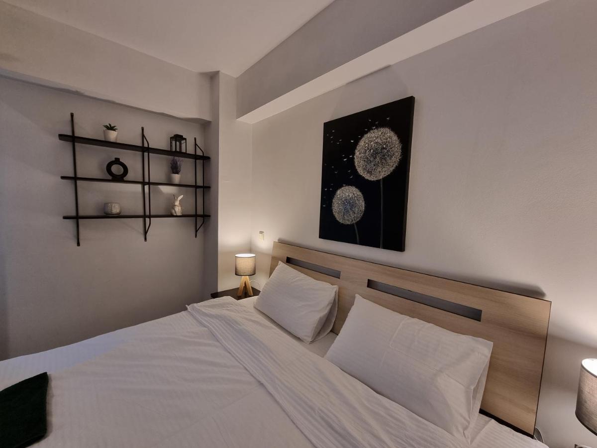 Central & Comfy, Peaceful Apt In Jászvásár Kültér fotó